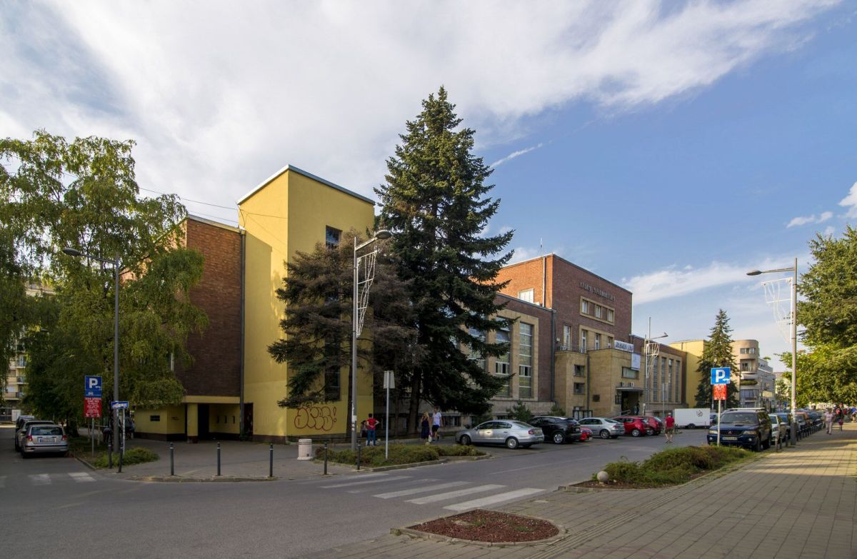 Молодежный театр