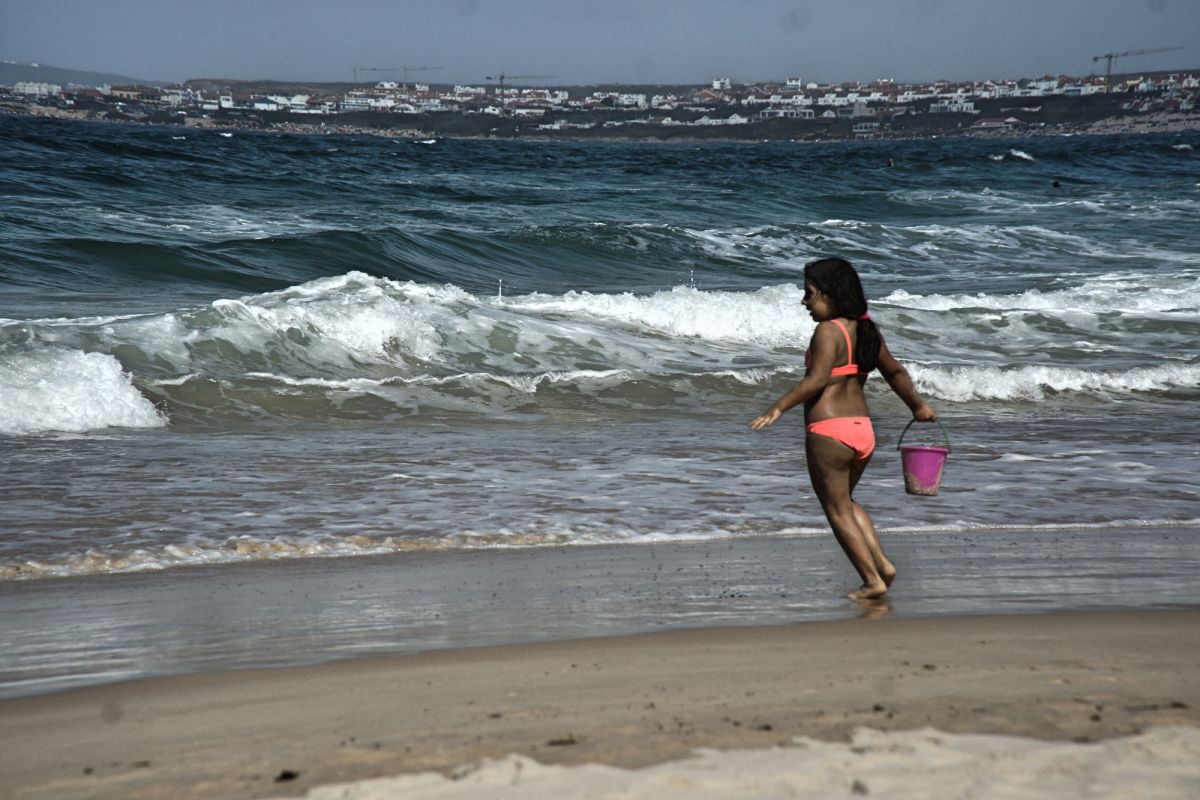 Пляж «Прайя-да-Кова-ди-Алфарроба»