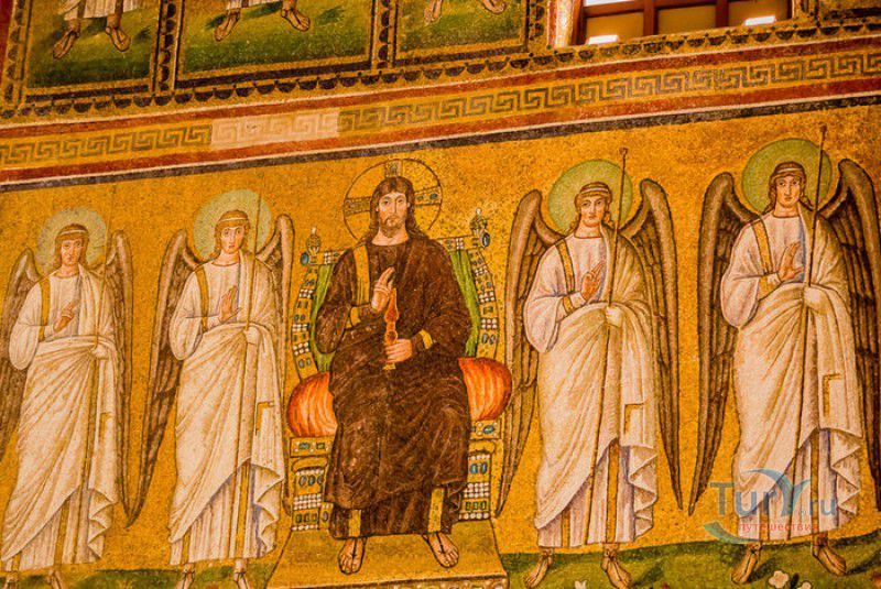 Базилика Сант Аполлинаре Нуово