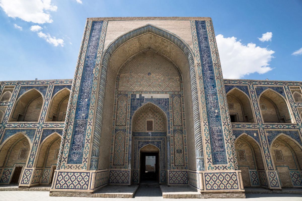 Медресе Абдулазиз-Хана