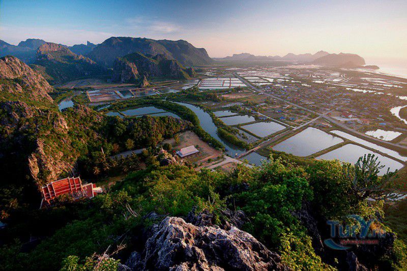 Национальный парк Кхао Сам Рой Йот