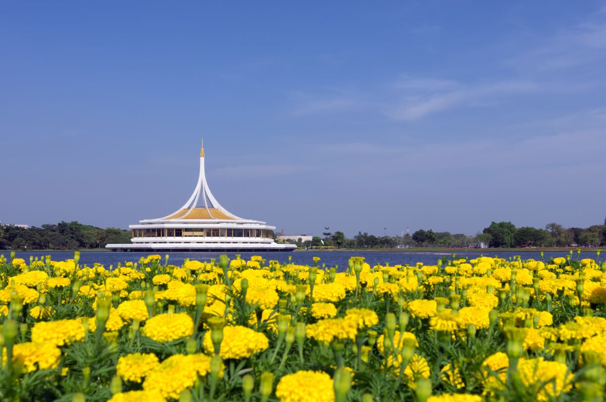 Суан Луанг Рама IX