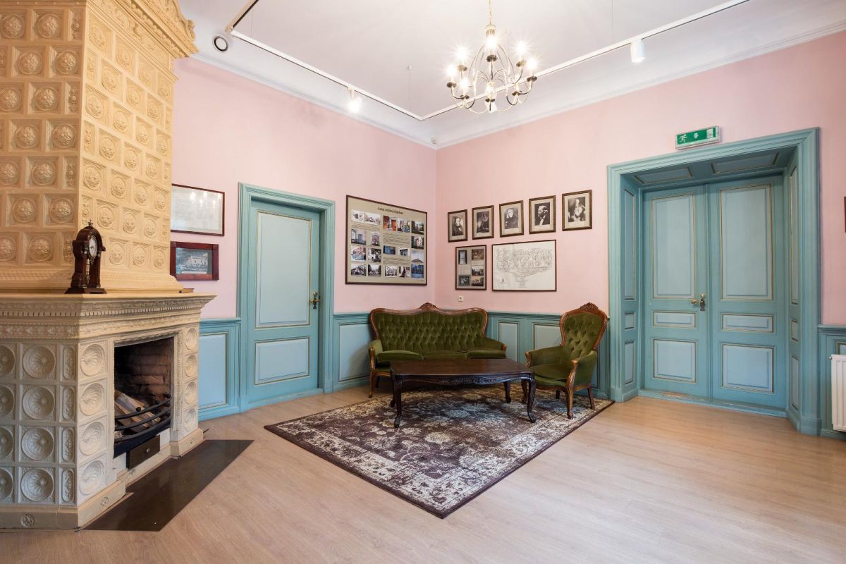 Музейные комнаты усадьбы Лууа