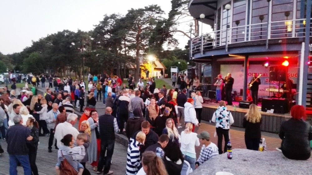 Паб в яхтенном порту Лохусалу