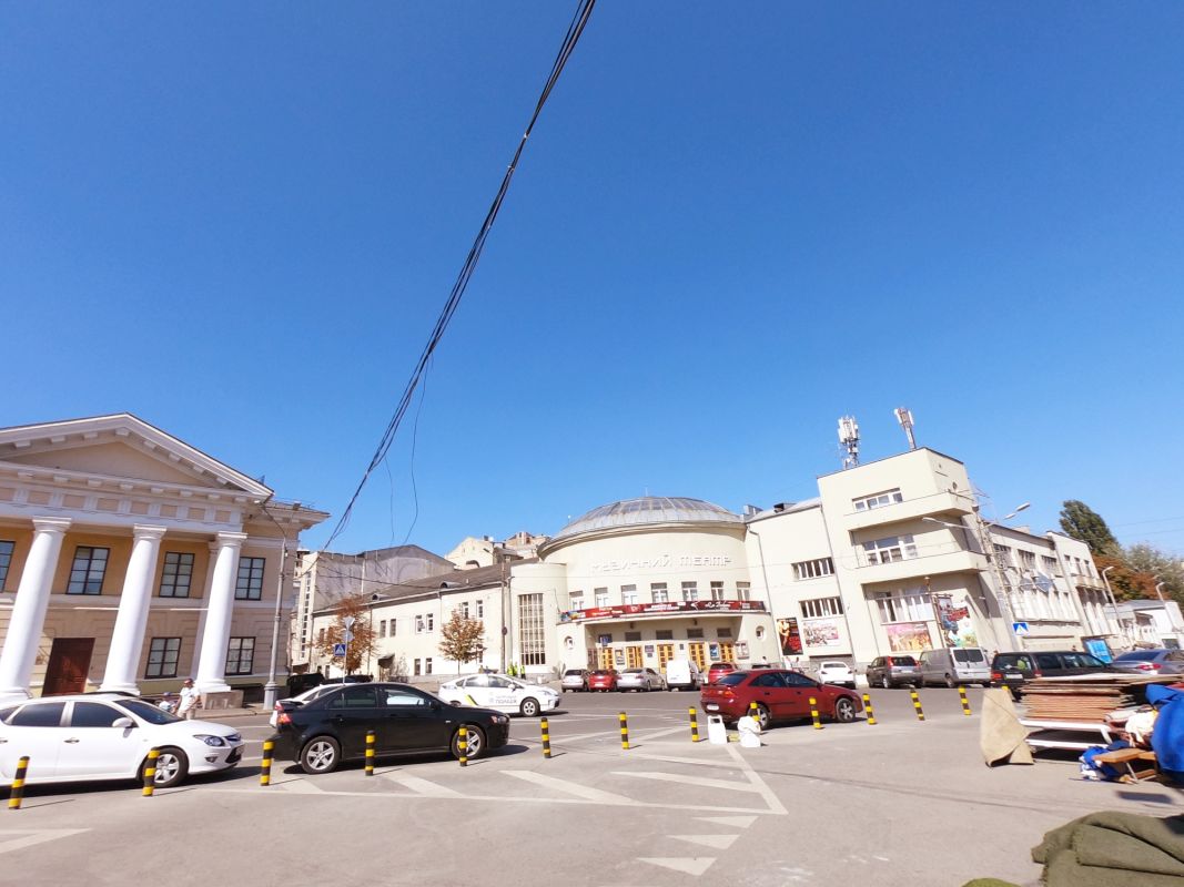 Контрактовый дом