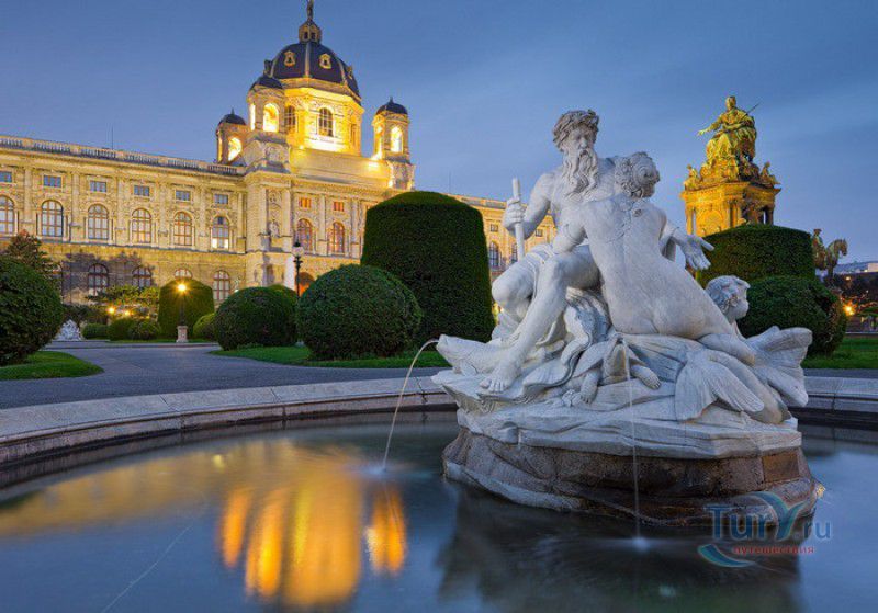 Площадь Марии Терезии