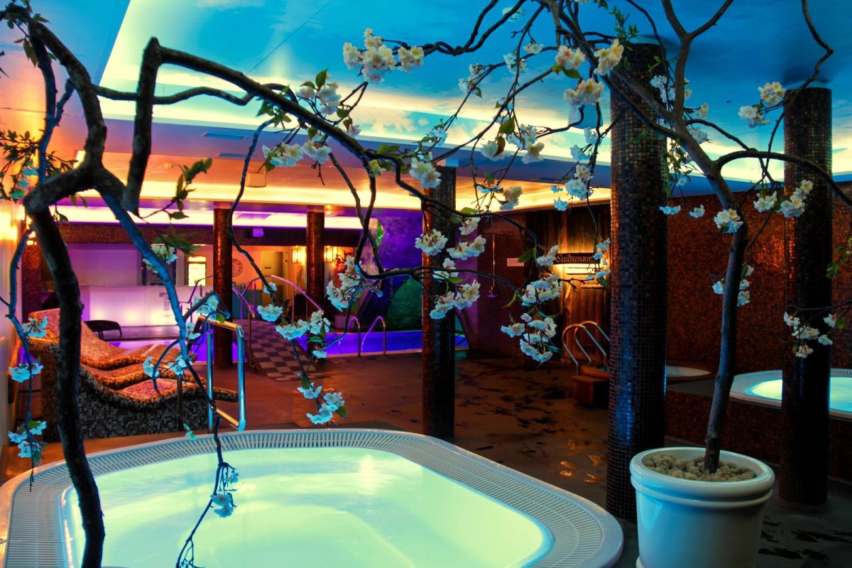 Спа-центр с банями в спа-отеле 