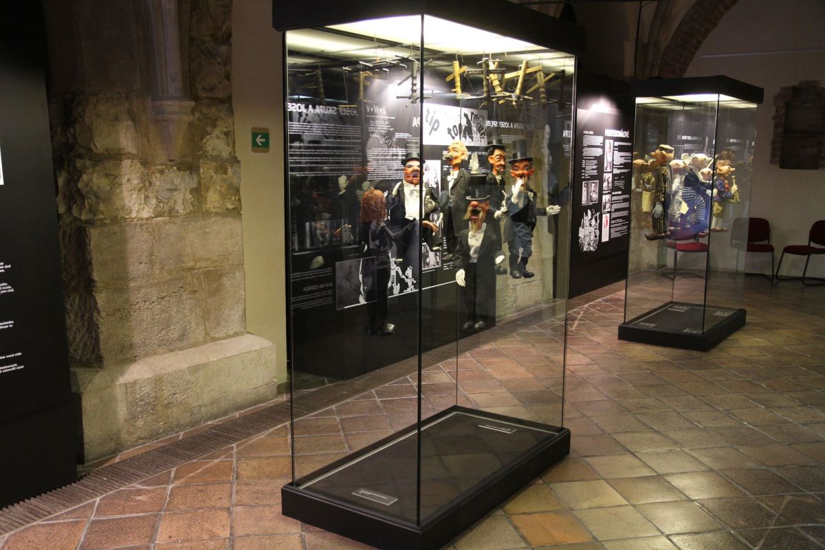 Старомнестская ратуша – Крестовый коридор и Рыцарский зал