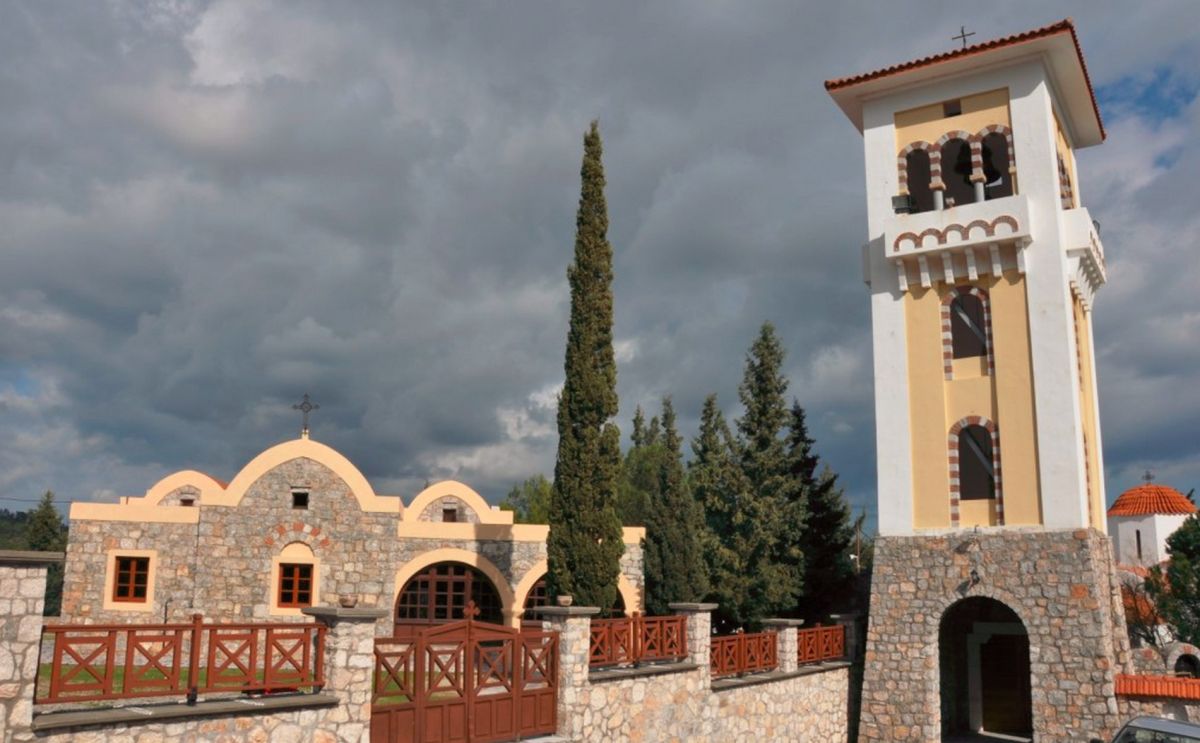 Монастырь Богородицы Парамифьяс