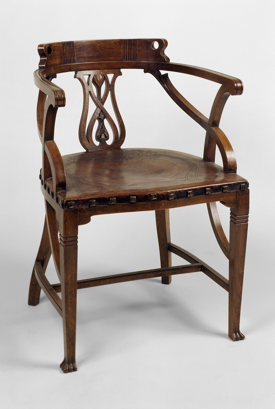 Выставка ИСКУССТВО, ЖИЗНЬ в музее декоративно-прикладного искусства