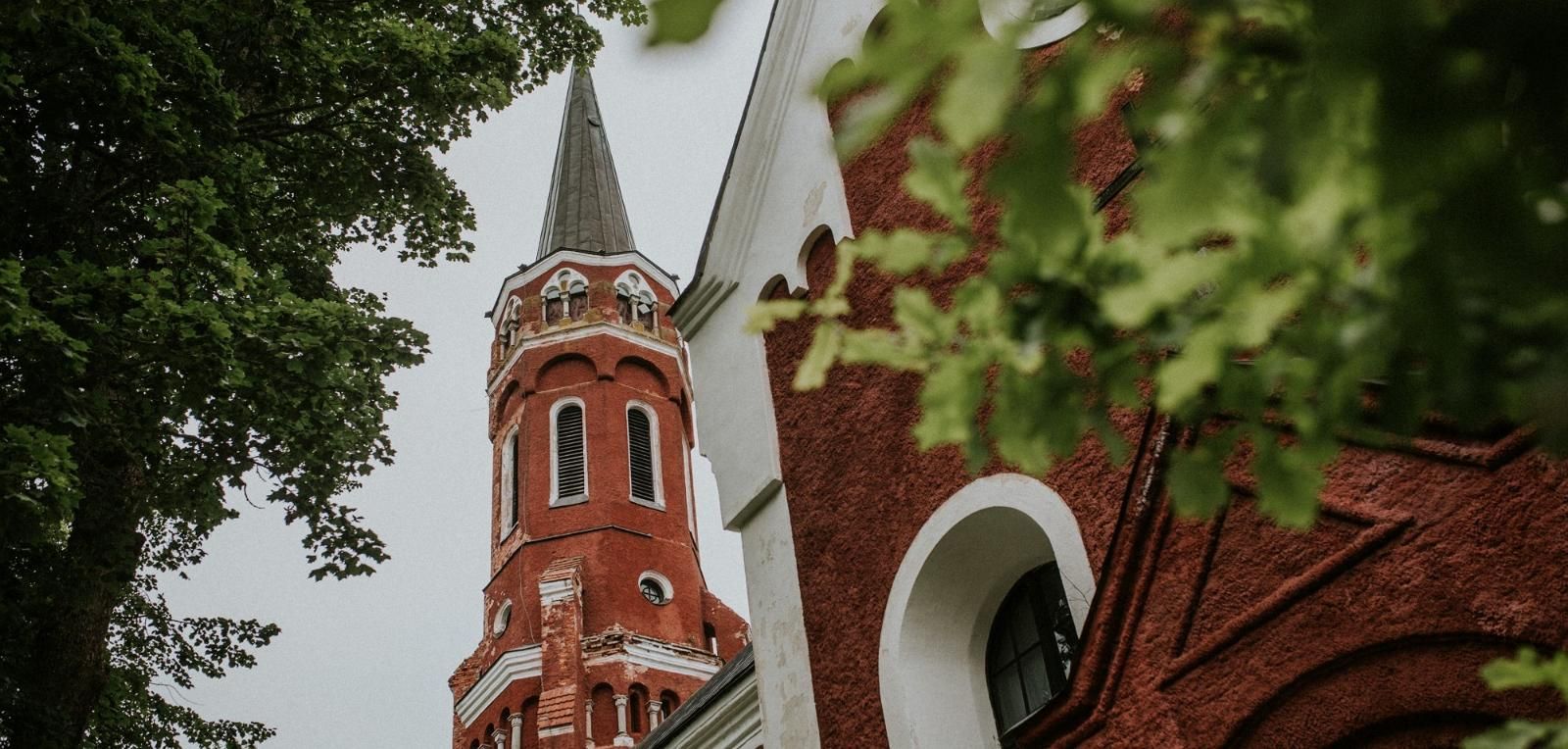 Церковь святой Анны в Халлисте