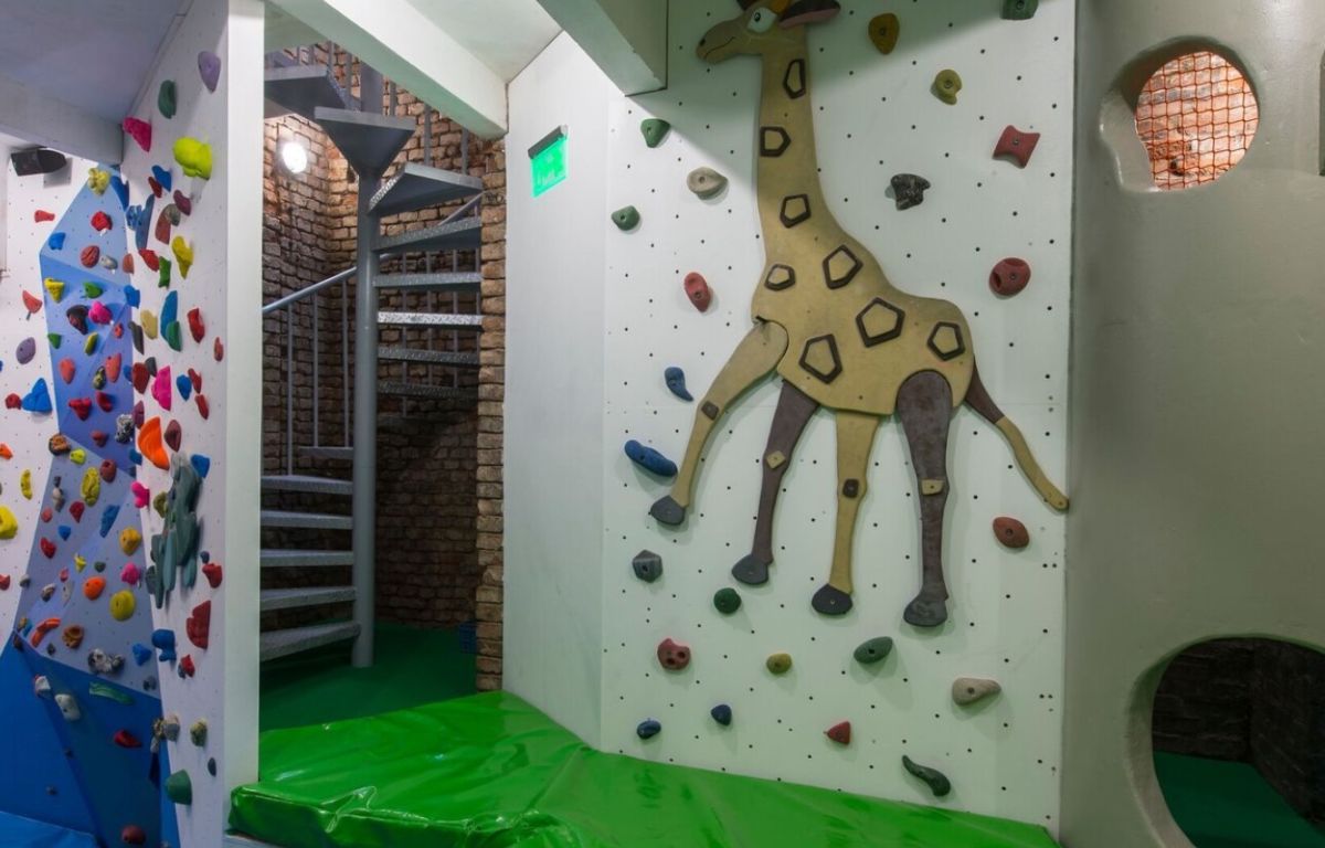 Болдеринговая стенка Lokal Blok