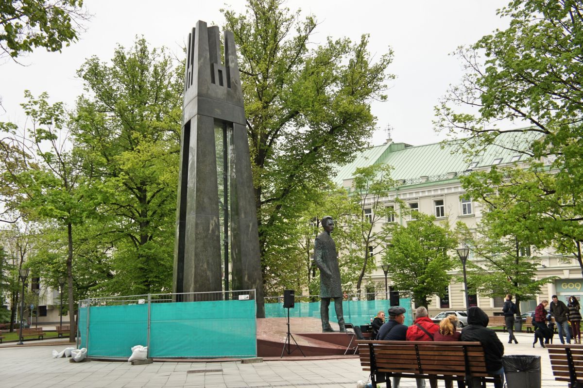 Памятник Винцасу Кудирке