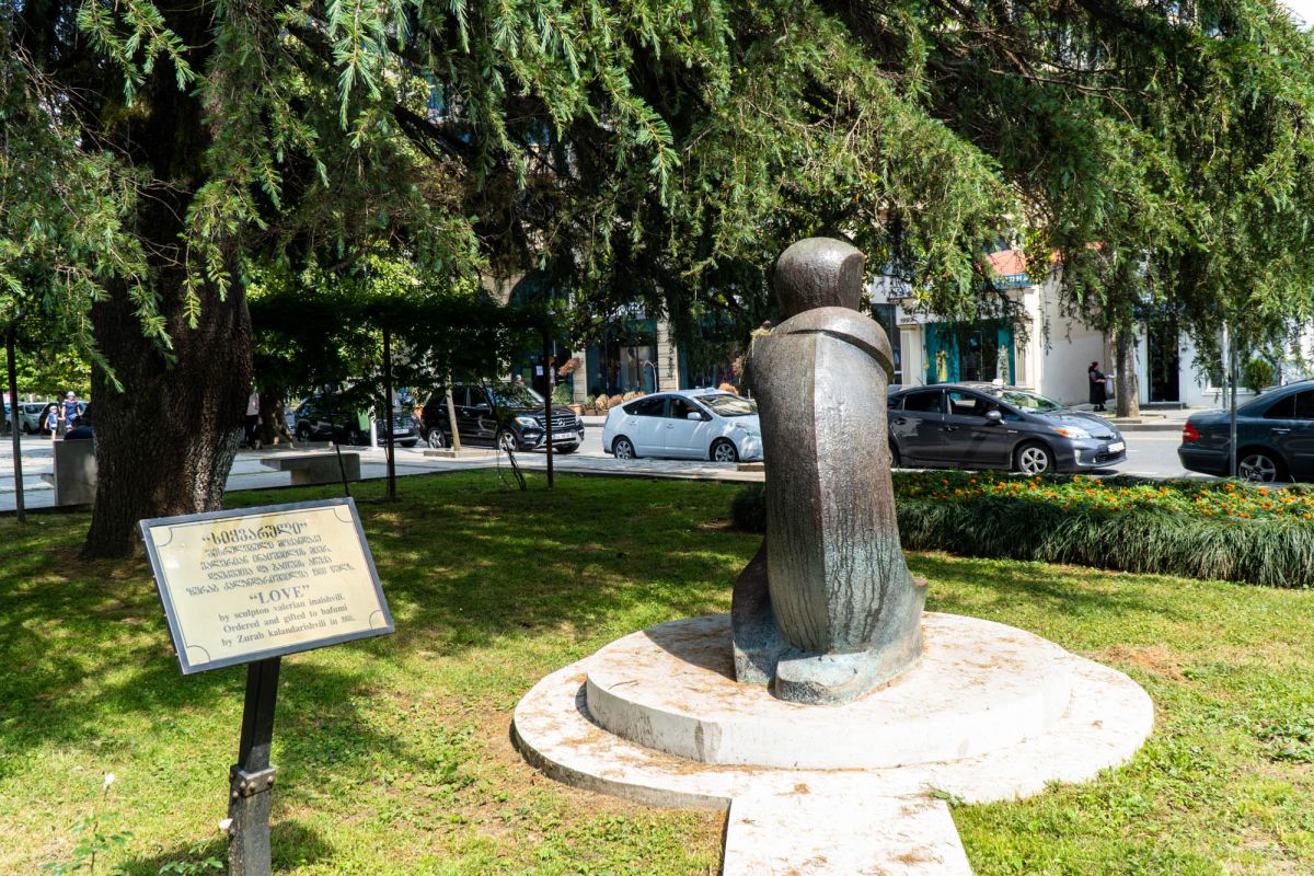 Скульптура Любовь