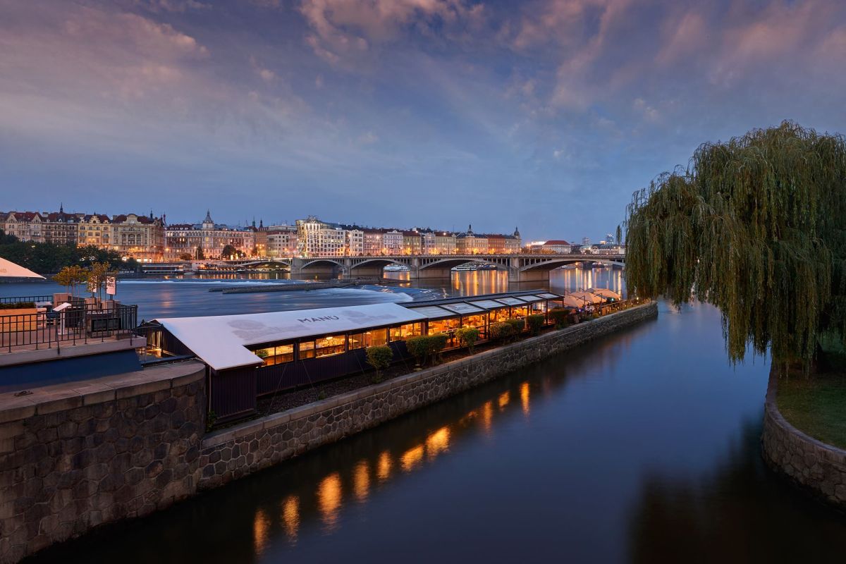 MANÚ Risto & Lounge