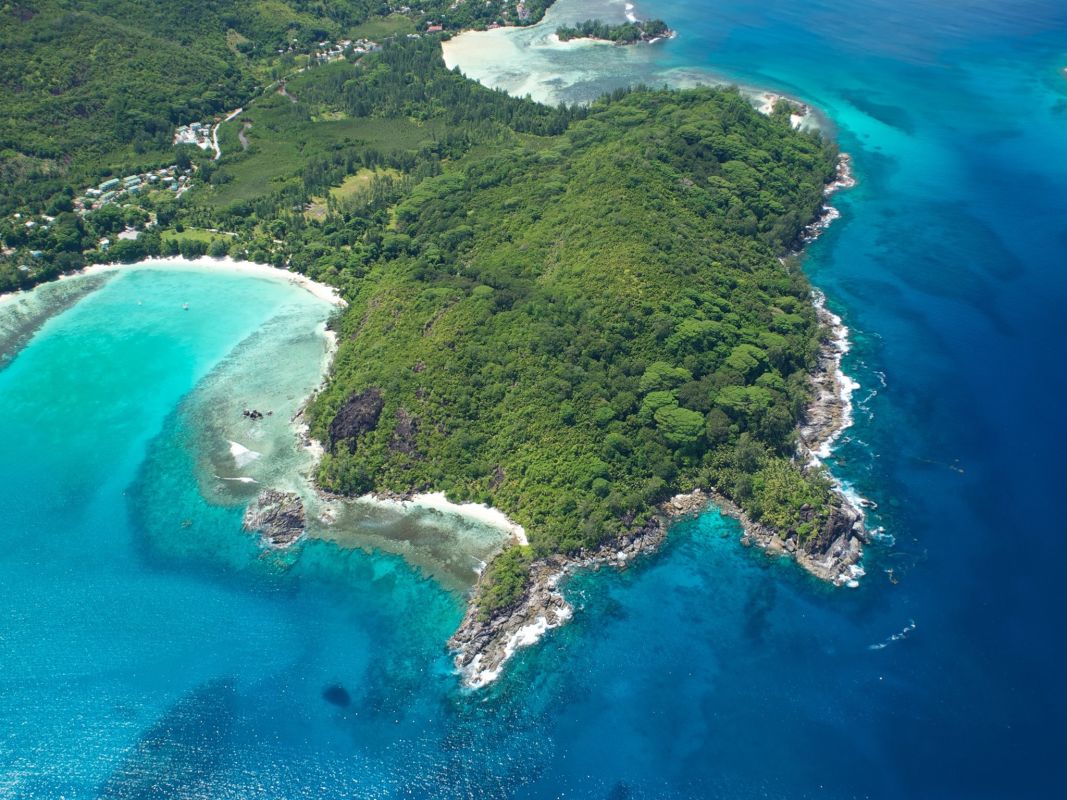 Пляж Порт-Лаунай