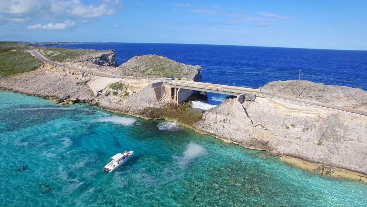 Мост Гласс-Уиндоу (Glass Window Bridge)