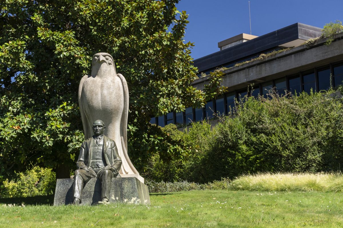 Сад Фонда Гюльбенкяна