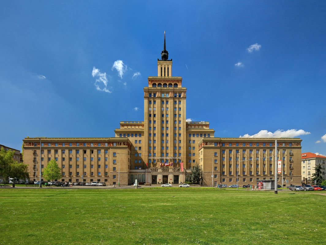 Стршешовице и Дейвице: От романтических вилл – к социалистическим небоскрёбам